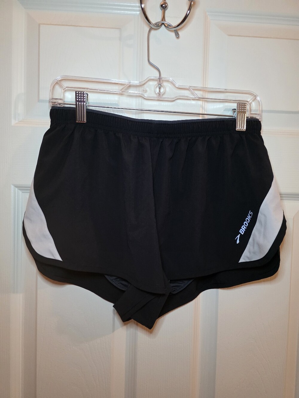 Brooks Women’s Lined Running Shorts Sz M Black Logo Lightweight Drawstring